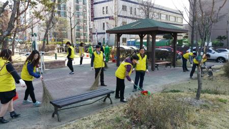 송죽동 송죽어린이공원 대청소 및 봄꽃식재